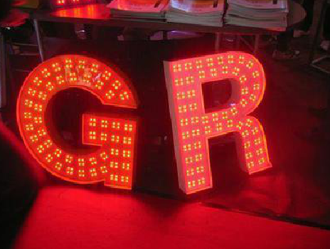 鹤庆LED发光字常见的安装误区。